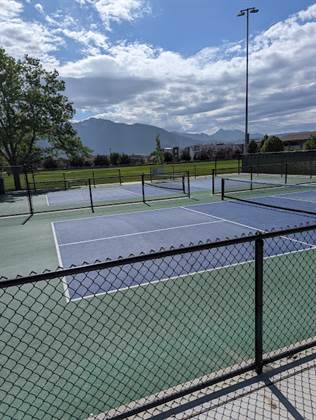 single listing image