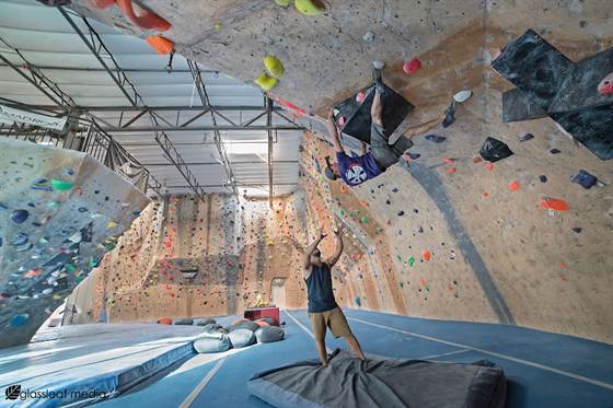 Hangar 18 Indoor Climbing Gym - Riverside