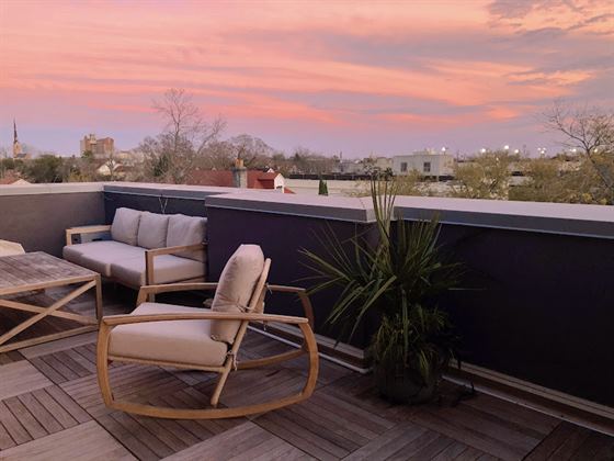 single listing image