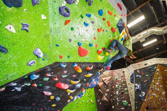 Hangar 18 Indoor Climbing Gym - Mission Viejo