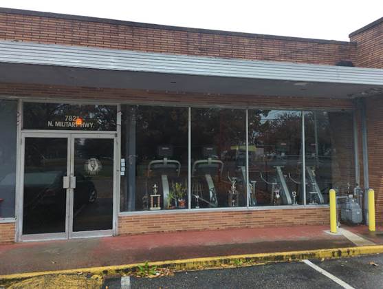 Muscle Beach East Gym