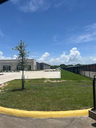 single listing image