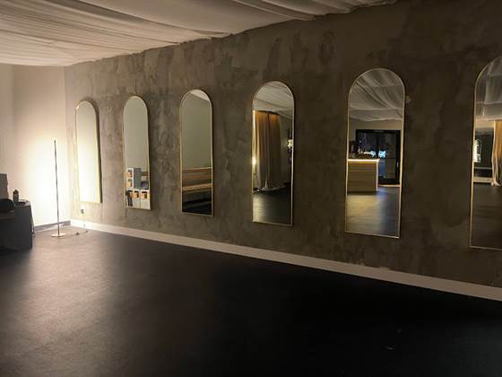 single listing image