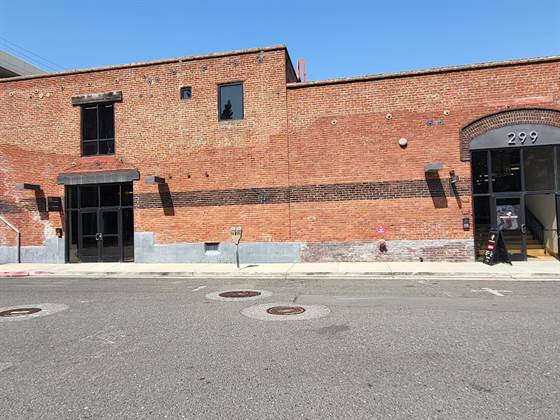 single listing image