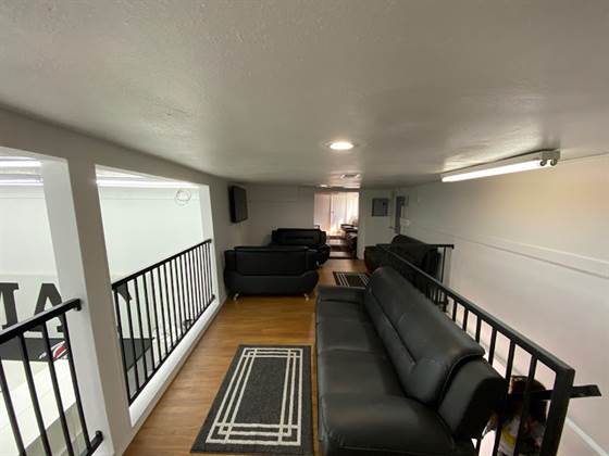 single listing image