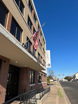 single listing image