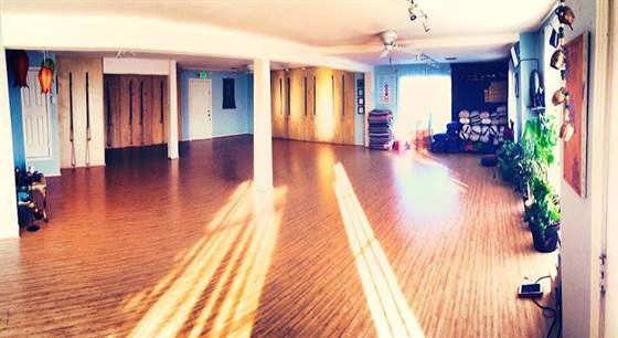 Blue Anjou: Yoga & Meditation Center