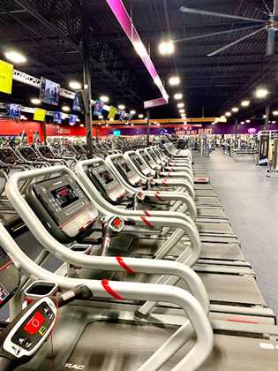 Crunch Fitness - Baton Rouge