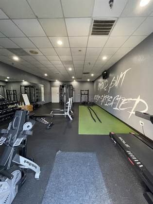 single listing image