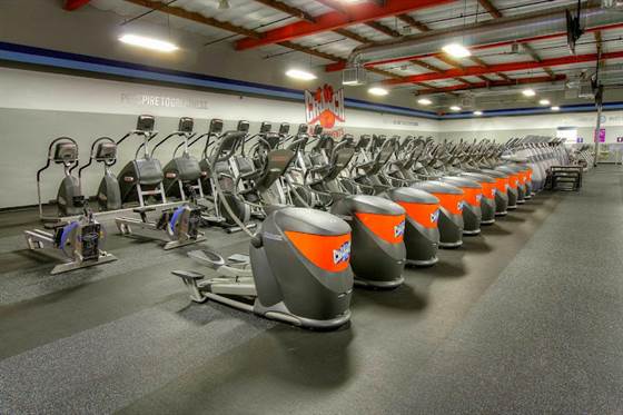 Crunch Fitness - Tustin