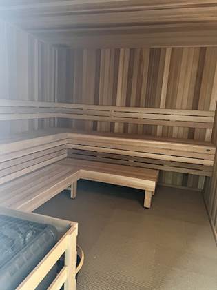 single listing image