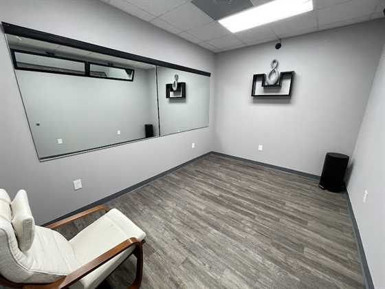 single listing image