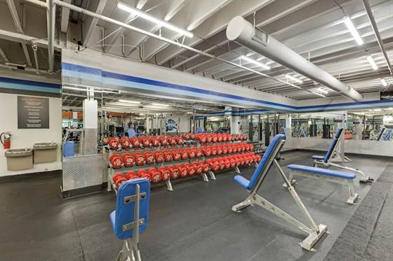 single listing image